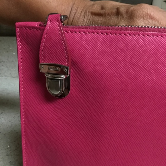 Saffiano leather pink Prada clutch - Picture 4 of 5